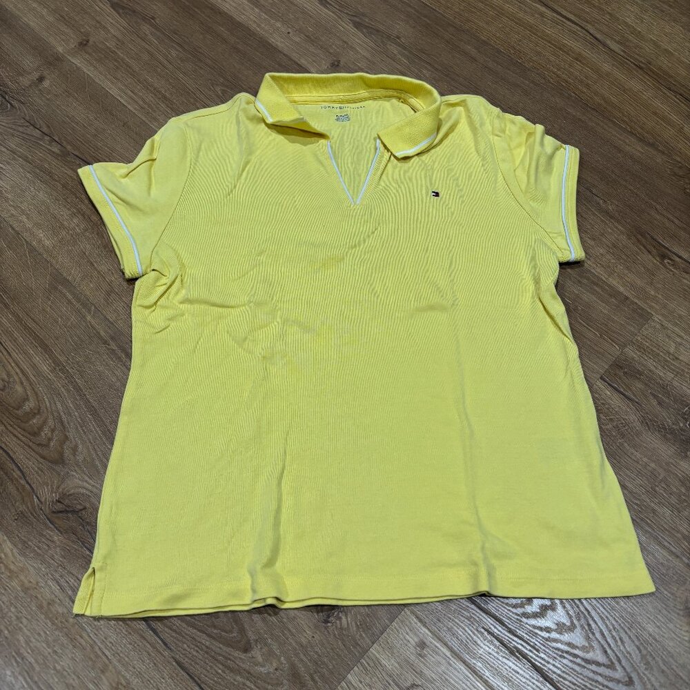 Tommy Hilfiger Women's Short Sleeve Polo Shirt With White Piping Detail